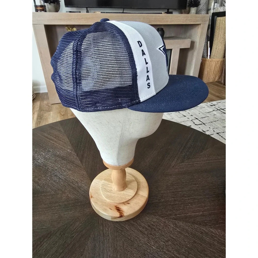 New Era Dallas Cowboys 9FIFTY Snapback Trucker Hat Navy Grey Mesh NFL Cap